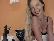 sweet-nina - Ich bin eine süsse, junge Frau die Lust auf heisse Gespräche hat. Ich zeige mich gerne in heissen Dessous und Heels. Habe einiges an Spielzeug da, gerne darfst du bei mir deine Cam auch aktivieren, sodass wir uns gegenseitig schön geil machen können.